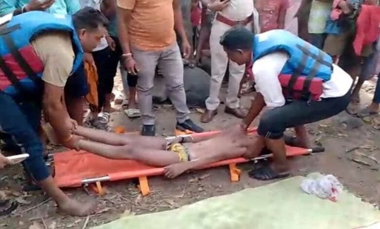 सक्ती मे दोस्त के साथ पर्यटन स्थल घूमने आए युवक की मौत सक्ती मे दोस्त के साथ पर्यटन स्थल घूमने आए युवक की मौत kshititech