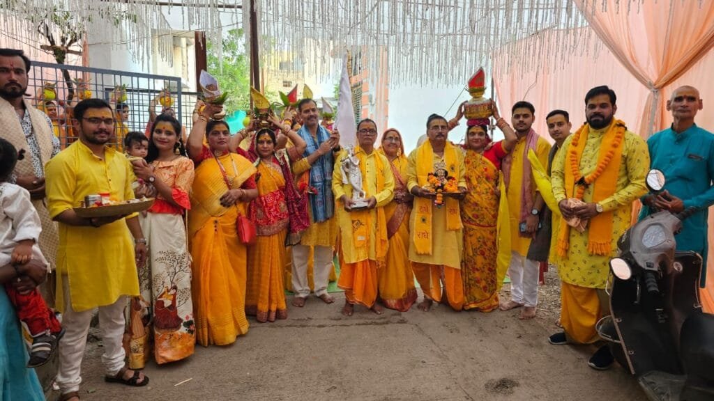 भागवत कथा वाचक पंडित देव कृष्ण शर्मा की भागवत कथा का बिलासपुर में हुआ शुभारंभ भागवत कथा वाचक पंडित देव कृष्ण शर्मा की भागवत कथा का बिलासपुर में हुआ शुभारंभ kshititech