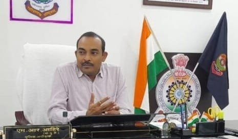 महिला की शिकायत पर 3 पुलिस आरक्षकों को किया गया पुलिस आरक्षी केंद्र में अटैच महिला की शिकायत पर 3 पुलिस आरक्षकों को किया गया पुलिस आरक्षी केंद्र में अटैच kshititech