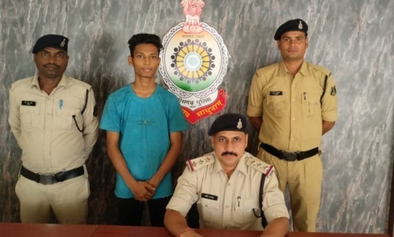 अश्लिल विडियो बनाकर वायरल करने वाले आरोपी को पुलिस ने किया गिरफ्तार अश्लिल विडियो बनाकर वायरल करने वाले आरोपी को पुलिस ने किया गिरफ्तार kshititech