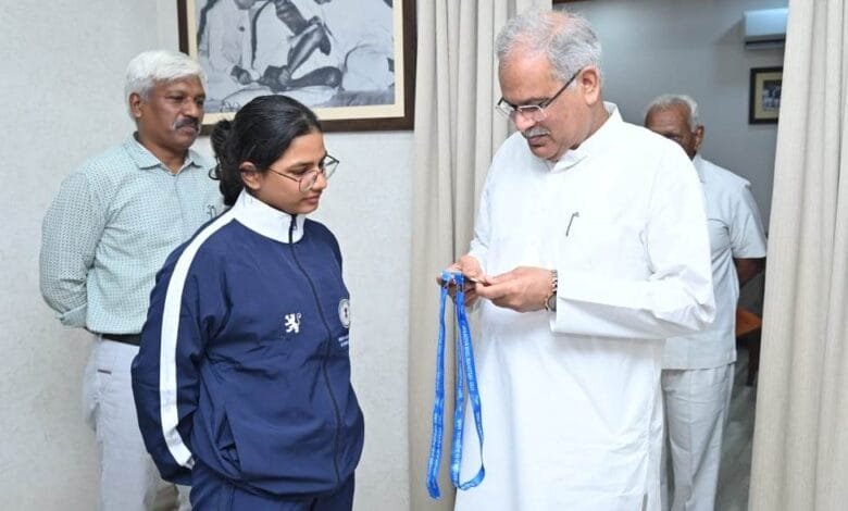 छत्तीसगढ़ की युवा तैराक अल्योशा ने राष्ट्रीय जनजातीय खेल महोत्सव में जीते दो पदक छत्तीसगढ़ की युवा तैराक अल्योशा ने राष्ट्रीय जनजातीय खेल महोत्सव में जीते दो पदक kshititech