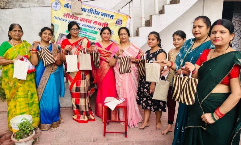 लीनेस क्लब सक्ती ने किया पौधारोपण एवं कपड़े के थैलो का किया वितरण लीनेस क्लब सक्ती ने किया पौधारोपण एवं कपड़े के थैलो का किया वितरण kshititech