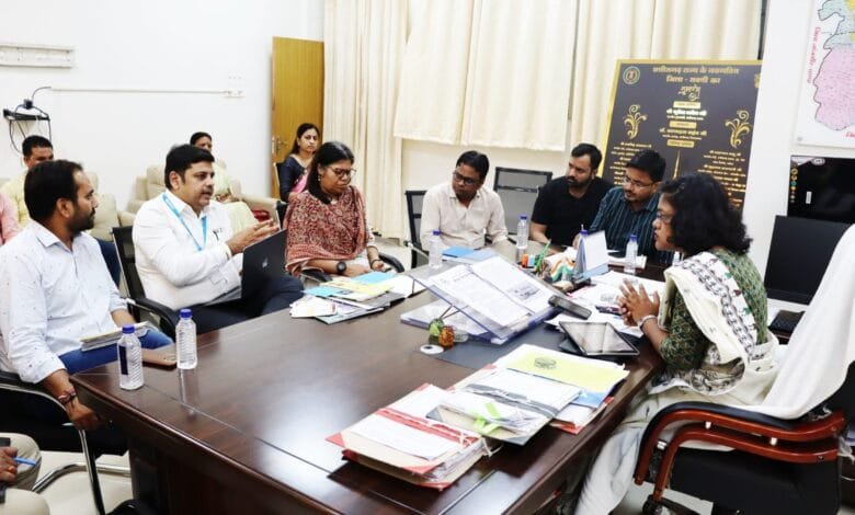 यूनिसेफ के विशेषज्ञों ने सक्ती जिले के स्वास्थ्य, शिक्षा , पेयजल सहित अन्य सुविधाओं का किया अवलोकन यूनिसेफ के विशेषज्ञों ने सक्ती जिले के स्वास्थ्य, शिक्षा , पेयजल सहित अन्य सुविधाओं का किया अवलोकन kshititech