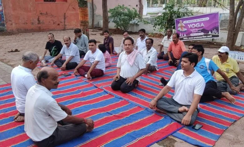 भाजपा सक्ती नगर मंडल ने मनाया योग दिवस भाजपा सक्ती नगर मंडल ने मनाया योग दिवस kshititech