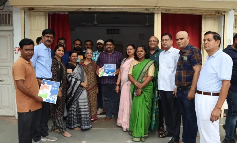 एक कॉल पे तैयार कर घर पर पहुंचाया गया राशन कार्ड एक कॉल पे तैयार कर घर पर पहुंचाया गया राशन कार्ड kshititech