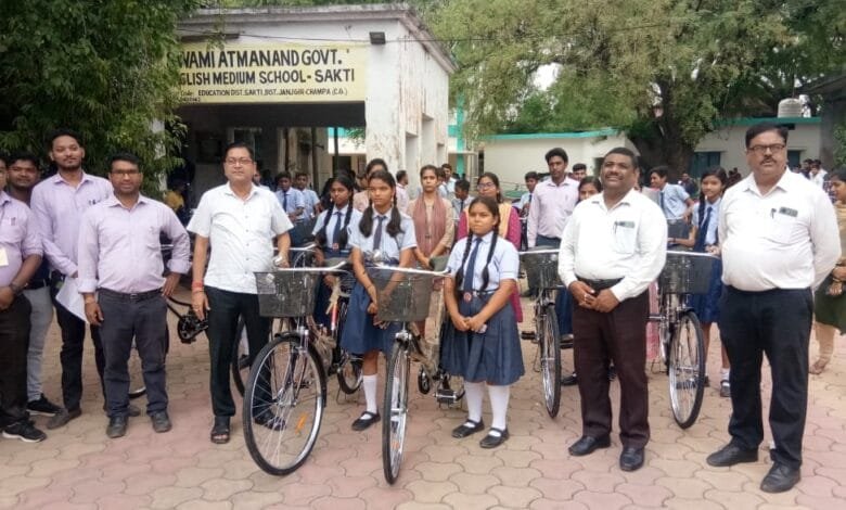 छत्तीसगढ़ सरकार शिक्षा के क्षेत्र में बेहतर काम कर रही है - श्याम सुंदर अग्रवाल छत्तीसगढ़ सरकार शिक्षा के क्षेत्र में बेहतर काम कर रही है - श्याम सुंदर अग्रवाल kshititech