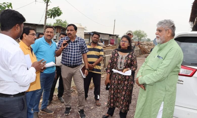 ओवरब्रिज निर्माण कार्य में हो रही देरी को लेकर जताई नराजगी ओवरब्रिज निर्माण कार्य में हो रही देरी को लेकर जताई नराजगी kshititech