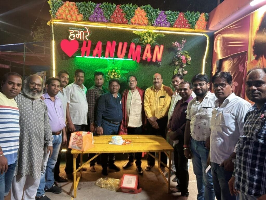 उच्च न्यायालय अधिवक्ता चितरंजय पटेल ने नगर के धर्म स्थलों में मनाया अपना जन्मोत्सव उच्च न्यायालय अधिवक्ता चितरंजय पटेल ने नगर के धर्म स्थलों में मनाया अपना जन्मोत्सव kshititech