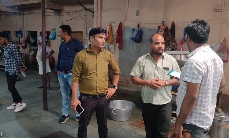 घरेलू गैस सिलेण्डरों के दुरूपयोग पाये जाने पर की गई जप्ती की कार्रवाई घरेलू गैस सिलेण्डरों के दुरूपयोग पाये जाने पर की गई जप्ती की कार्रवाई kshititech