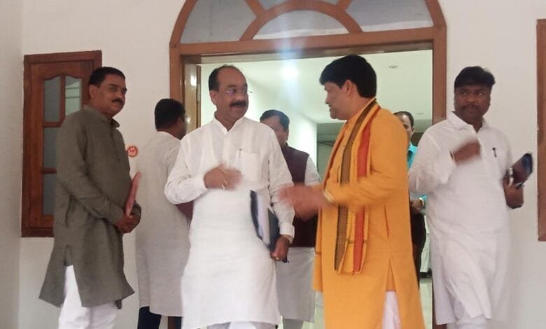 संयुक्त मोर्चा सम्मेलन में शामिल हुए डॉ खिलावन साहू संयुक्त मोर्चा सम्मेलन में शामिल हुए डॉ खिलावन साहू kshititech