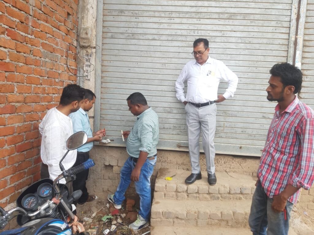<em>कृषि विभाग की टीम ने किया औचक निरीक्षण, अनियमितता मिलने पर दुकान किया सील</em> <em>कृषि विभाग की टीम ने किया औचक निरीक्षण, अनियमितता मिलने पर दुकान किया सील</em> kshititech