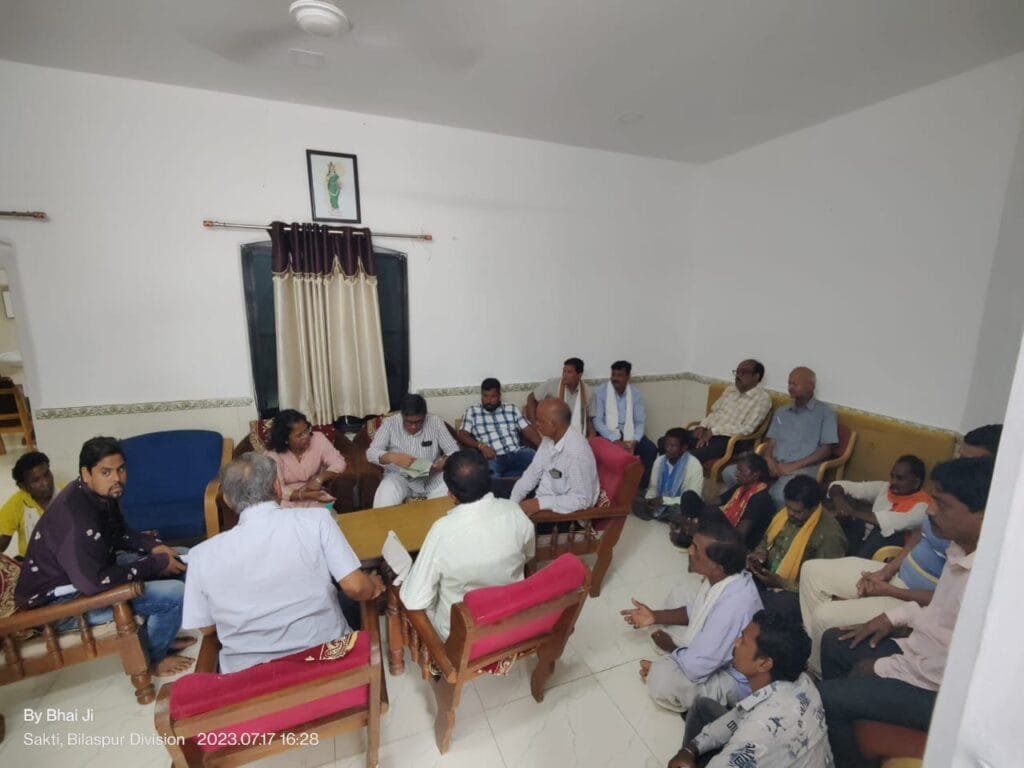 सराईपाली ( चेचंग ) के ग्रामीण पूर्व मंत्री नोवेल कुमार वर्मा के नेतृत्व में सक्ती कलेक्टर से मिले व अपनी समस्याओं को बताया सराईपाली ( चेचंग ) के ग्रामीण पूर्व मंत्री नोवेल कुमार वर्मा के नेतृत्व में सक्ती कलेक्टर से मिले व अपनी समस्याओं को बताया kshititech