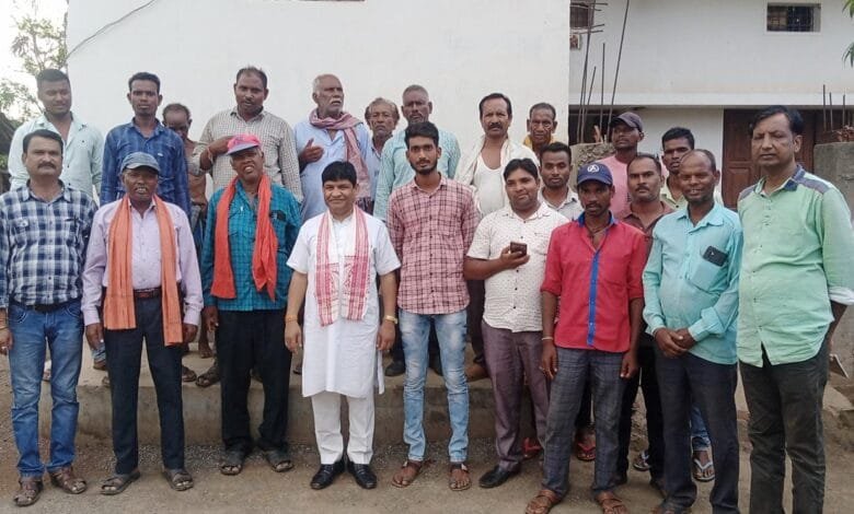 पूर्व विधायक डॉ खिलावन साहू ने सक्ती केंद्र बस्ती बाराद्वार में ली बैठक पूर्व विधायक डॉ खिलावन साहू ने सक्ती केंद्र बस्ती बाराद्वार में ली बैठक kshititech
