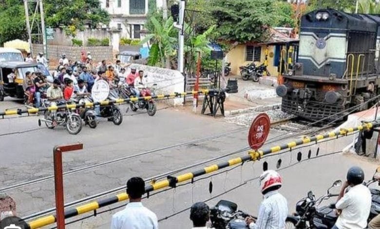 सोठीं टेमर फाटक के ऊपर बनने वाले ओवर ब्रिज को Y आकार में बनाए जाने की उठी मांग सोठीं टेमर फाटक के ऊपर बनने वाले ओवर ब्रिज को Y आकार में बनाए जाने की उठी मांग kshititech