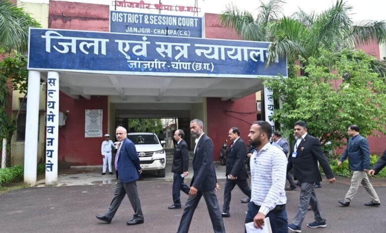 छत्तीसगढ़ उच्च न्यायालय के मुख्य न्यायाधिपति ने जांजगीर-चांपा न्यायालय परिसर का किया निरीक्षण छत्तीसगढ़ उच्च न्यायालय के मुख्य न्यायाधिपति ने जांजगीर-चांपा न्यायालय परिसर का किया निरीक्षण kshititech