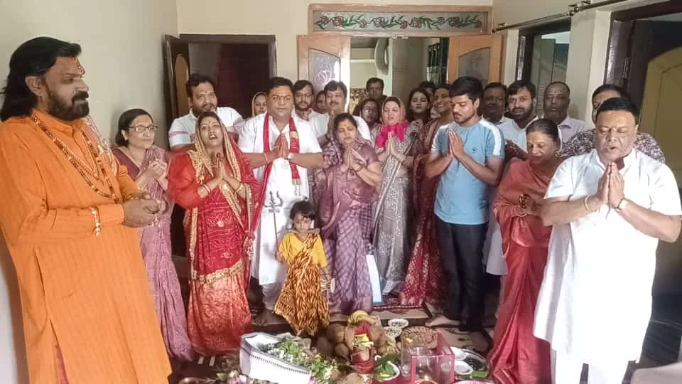 खरकिया परिवार द्वारा चौथे श्रावणी सोमवार के पावन दिवस पर किया गया महा रुद्राभिषेक का आयोजन खरकिया परिवार द्वारा चौथे श्रावणी सोमवार के पावन दिवस पर किया गया महा रुद्राभिषेक का आयोजन kshititech