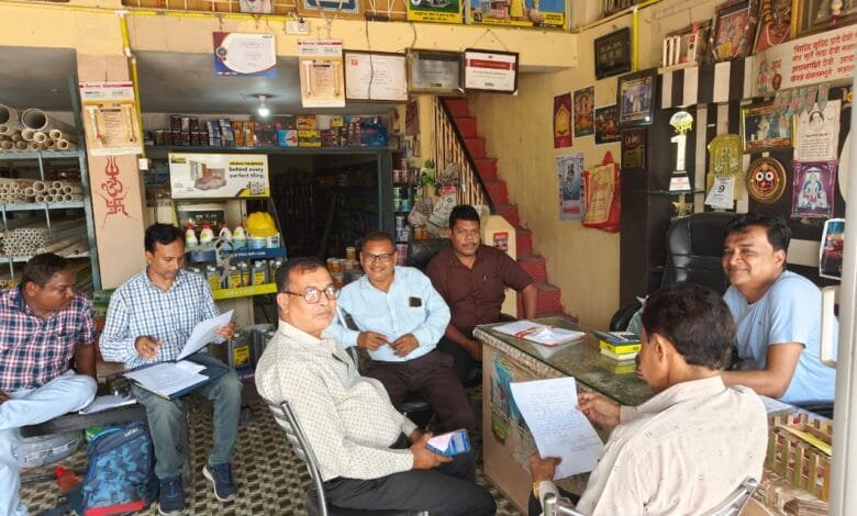 चन्द्रपुर क्षेत्र के दुकानों में कृषि विभाग एवं राजस्व विभाग की संयुक्त टीम ने दी दबिश चन्द्रपुर क्षेत्र के दुकानों में कृषि विभाग एवं राजस्व विभाग की संयुक्त टीम ने दी दबिश kshititech