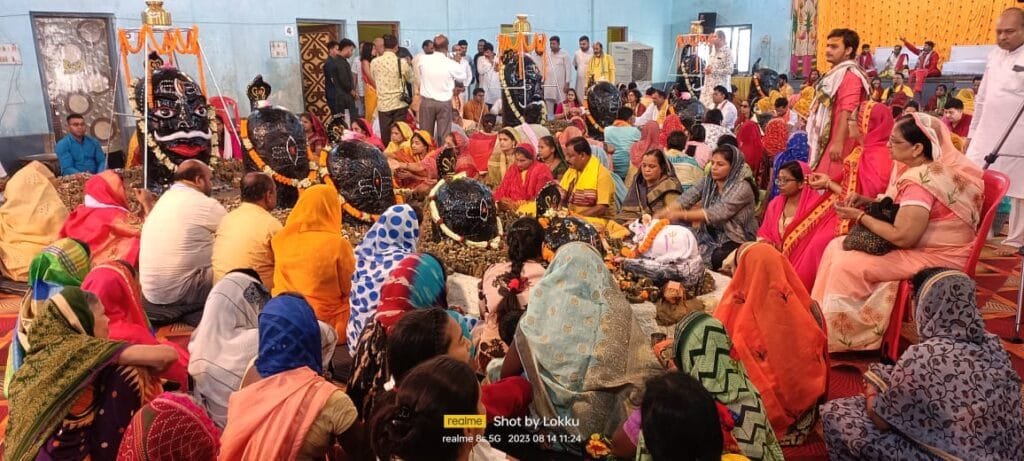 251000 पार्थिव शिवलिंग में रुद्राभिषेक किया महंत जी ने, पंडित पंकज उमर्लिया के मार्गदर्शन में आयोजित था कार्यक्रम 251000 पार्थिव शिवलिंग में रुद्राभिषेक किया महंत जी ने, पंडित पंकज उमर्लिया के मार्गदर्शन में आयोजित था कार्यक्रम kshititech