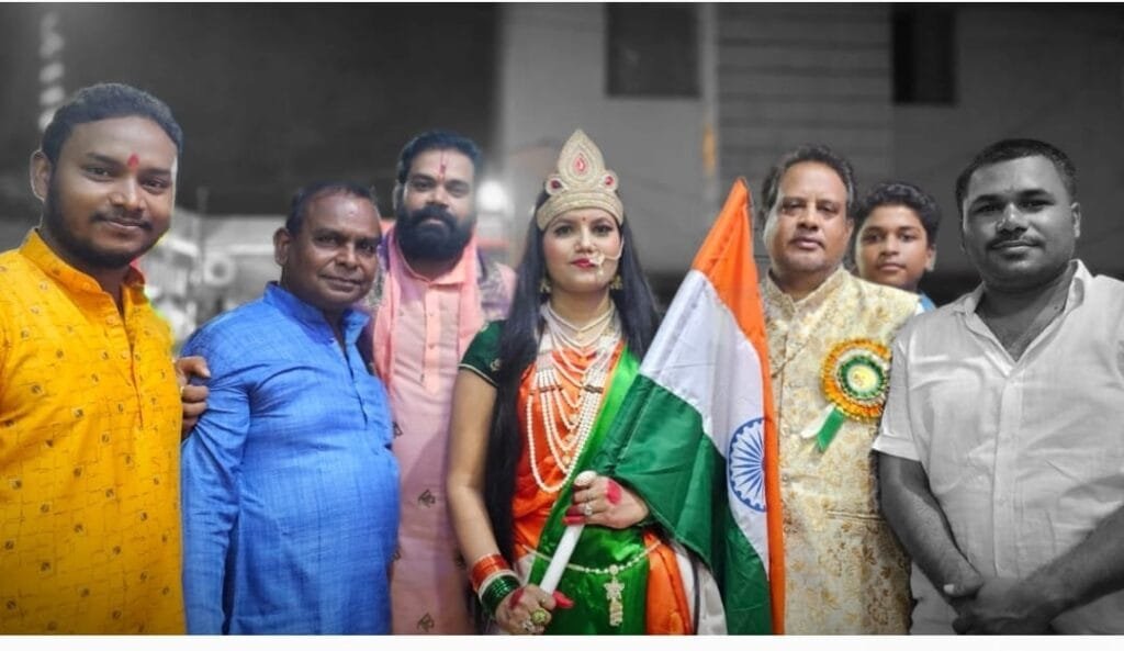 आजादी के अमृत पर्व एवम 13 वें मंगलवार की महा आरती में कलार समाज की बहनों के साथ आचार्य देवकृष्ण हुए शामिल आजादी के अमृत पर्व एवम 13 वें मंगलवार की महा आरती में कलार समाज की बहनों के साथ आचार्य देवकृष्ण हुए शामिल kshititech