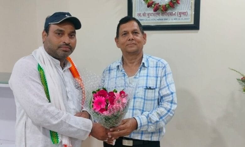 सक्ती के पहले कांग्रेस जिलाध्यक्ष से टीकाराम कुर्रे ने की मुलाकात दी बधाई एवं शुभकामनाएं सक्ती के पहले कांग्रेस जिलाध्यक्ष से टीकाराम कुर्रे ने की मुलाकात दी बधाई एवं शुभकामनाएं kshititech