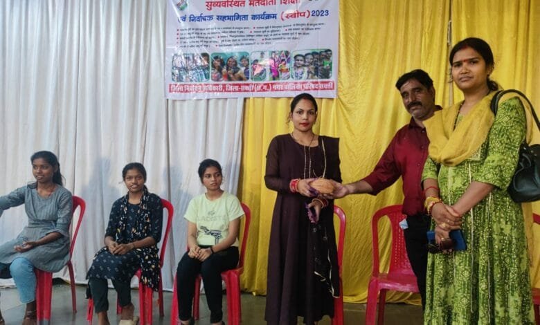 जिले में स्वीप कार्यक्रम के तहत शत प्रतिशत मतदान के लिए सभी को किया जा रहा जागरूक जिले में स्वीप कार्यक्रम के तहत शत प्रतिशत मतदान के लिए सभी को किया जा रहा जागरूक kshititech