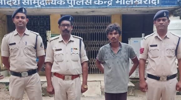 छोटी सी बात पर कुल्हाड़ी से कर दी पत्नी की हत्या छोटी सी बात पर कुल्हाड़ी से कर दी पत्नी की हत्या kshititech