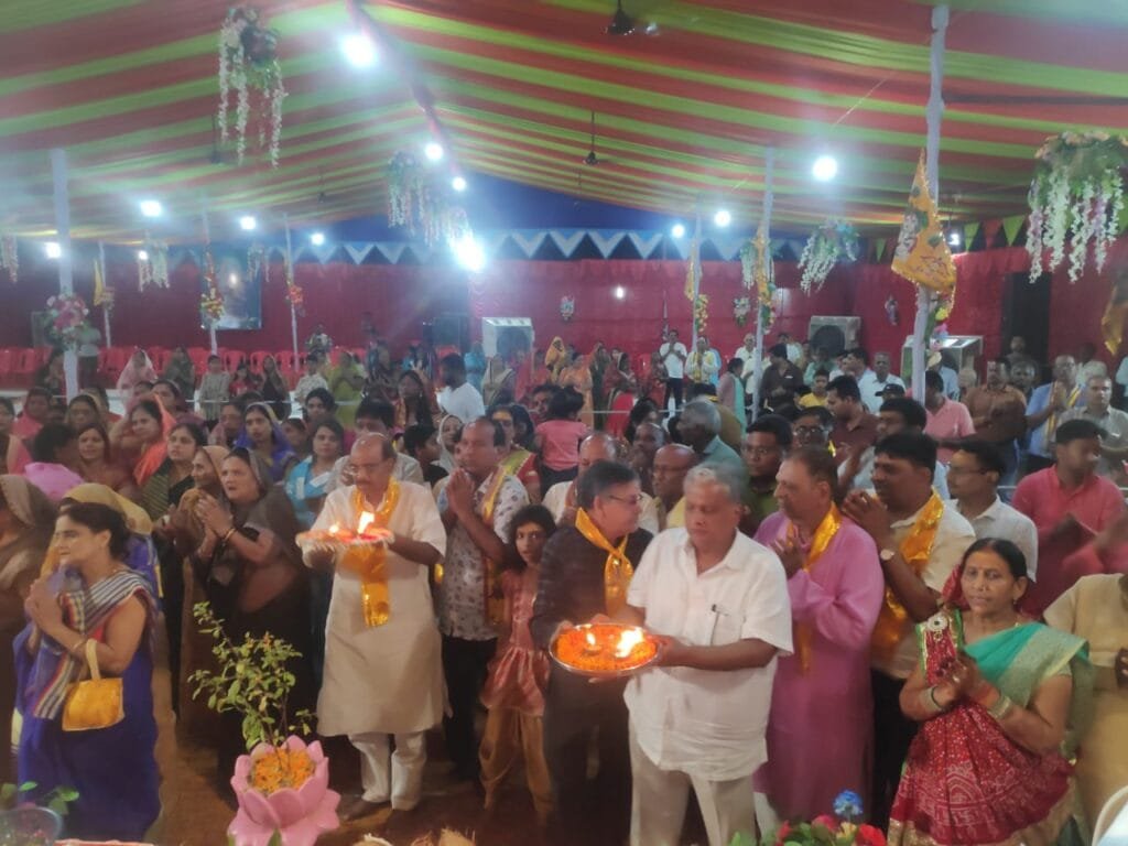 संसार के समस्त प्राणी अंततः कल के ही अधीन है , फिर भी मनुष्य ऐसे जीवन जीता है जैसे मैं कभी मरूंगा ही नहीं संसार के समस्त प्राणी अंततः कल के ही अधीन है , फिर भी मनुष्य ऐसे जीवन जीता है जैसे मैं कभी मरूंगा ही नहीं kshititech