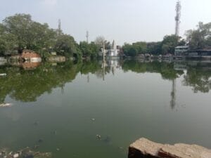 धंसक गया नगर के प्रसिद्ध दर्री तालाब का किनारा, नगर पालिका सक्ती कर रही है किसी अप्रिय घटना का इंतजार धंसक गया नगर के प्रसिद्ध दर्री तालाब का किनारा, नगर पालिका सक्ती कर रही है किसी अप्रिय घटना का इंतजार kshititech