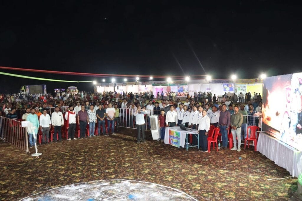 विधानसभा अध्यक्ष डॉ चरण दास महंत ने केक काटकर मनाया सक्ती जिले का प्रथम वर्षगांठ विधानसभा अध्यक्ष डॉ चरण दास महंत ने केक काटकर मनाया सक्ती जिले का प्रथम वर्षगांठ kshititech