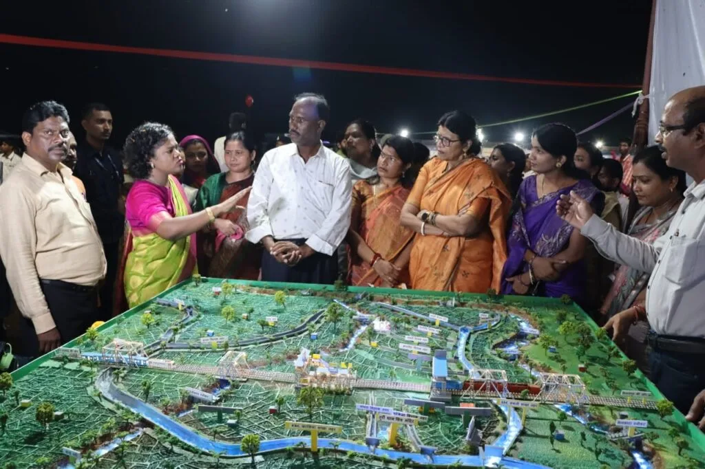 विधानसभा अध्यक्ष डॉ चरण दास महंत ने केक काटकर मनाया सक्ती जिले का प्रथम वर्षगांठ विधानसभा अध्यक्ष डॉ चरण दास महंत ने केक काटकर मनाया सक्ती जिले का प्रथम वर्षगांठ kshititech