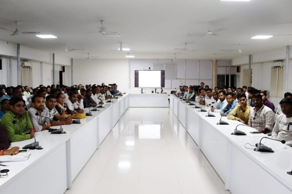 कलेक्टर ने आगामी खरीफ विपणन वर्ष 2023-24 में सुव्यवस्थित धान खरीदी की तैयारी के लिए ली बैठक कलेक्टर ने आगामी खरीफ विपणन वर्ष 2023-24 में सुव्यवस्थित धान खरीदी की तैयारी के लिए ली बैठक kshititech