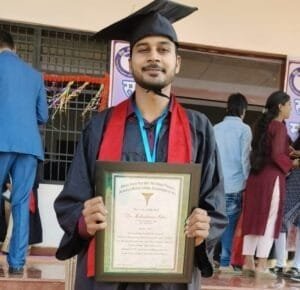 कांग्रेस नेता रूपनारायण साहू के सुपुत्र महेश्वर साहू बने डॉक्टर कांग्रेस नेता रूपनारायण साहू के सुपुत्र महेश्वर साहू बने डॉक्टर kshititech