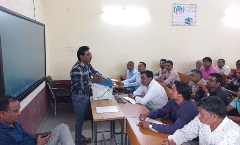 विधानसभा क्षेत्र सक्ती के समस्त अधिकारियों, कर्मचारियों का प्रशिक्षण हुआ विधानसभा क्षेत्र सक्ती के समस्त अधिकारियों, कर्मचारियों का प्रशिक्षण हुआ kshititech