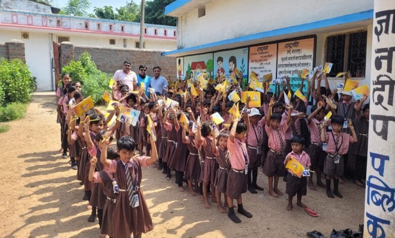 अंतरराष्ट्रीय बालिका दिवस के अवसर पर अखिल भारतीय अग्रवाल सम्मेलन की जिला इकाई सक्ती ने किया सामग्री का वितरण अंतरराष्ट्रीय बालिका दिवस के अवसर पर अखिल भारतीय अग्रवाल सम्मेलन की जिला इकाई सक्ती ने किया सामग्री का वितरण kshititech