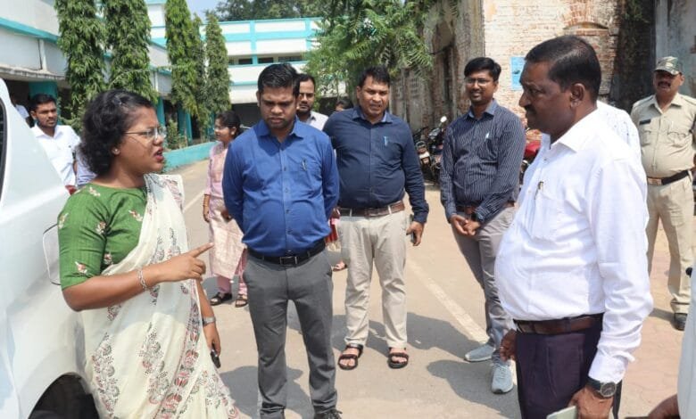 कलेक्टर और एसपी ने जिले के विभिन्न क्षेत्रों में निर्वाचन की तैयारियों का लिया जायजा कलेक्टर और एसपी ने जिले के विभिन्न क्षेत्रों में निर्वाचन की तैयारियों का लिया जायजा kshititech