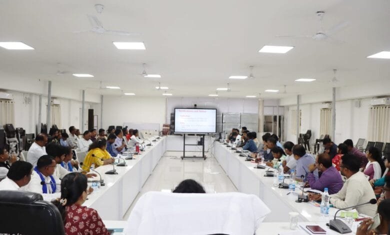 कलेक्टर एवं जिला निर्वाचन अधिकारी व राजनैतिक दलों की उपस्थिति में ईवीएम व वीवीपैट मशीनों का प्रथम रेंण्डमाइजेशन की प्रक्रिया पूर्ण कलेक्टर एवं जिला निर्वाचन अधिकारी व राजनैतिक दलों की उपस्थिति में ईवीएम व वीवीपैट मशीनों का प्रथम रेंण्डमाइजेशन की प्रक्रिया पूर्ण kshititech