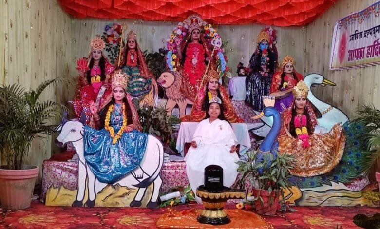 ब्रम्हाकुमारिज के द्वारा नवरात्रि पर देवियों की चैतन्य झांकी का भव्य प्रदर्शन ब्रम्हाकुमारिज के द्वारा नवरात्रि पर देवियों की चैतन्य झांकी का भव्य प्रदर्शन kshititech