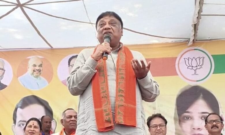 नेता प्रतिपक्ष नारायण चंदेल ने डॉ. चरणदास महंत पर चुटीले अंदाज में कसा तंज नेता प्रतिपक्ष नारायण चंदेल ने डॉ. चरणदास महंत पर चुटीले अंदाज में कसा तंज kshititech