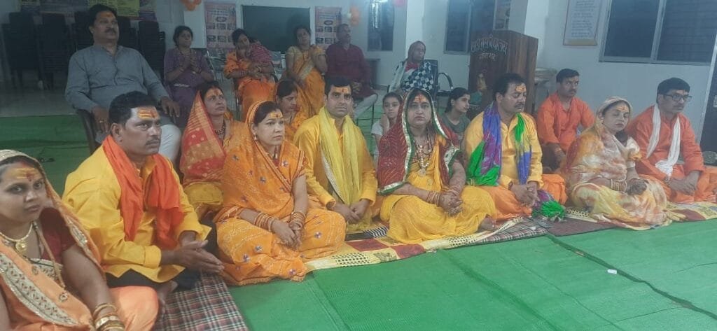 माया बड़ी बलवती होती है वह मनुष्य का पीछा करते कहीं भी पहुंच जाती है - आचार्य राजेंद्र जी महाराज माया बड़ी बलवती होती है वह मनुष्य का पीछा करते कहीं भी पहुंच जाती है - आचार्य राजेंद्र जी महाराज kshititech