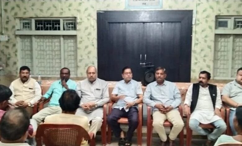 सक्ती शहर के प्रमुख कांग्रेस जनों की 8 नवंबर को हुई बैठक, बैठक में महंत को जिताने प्रमुखों ने लिया संकल्प सक्ती शहर के प्रमुख कांग्रेस जनों की 8 नवंबर को हुई बैठक, बैठक में महंत को जिताने प्रमुखों ने लिया संकल्प kshititech
