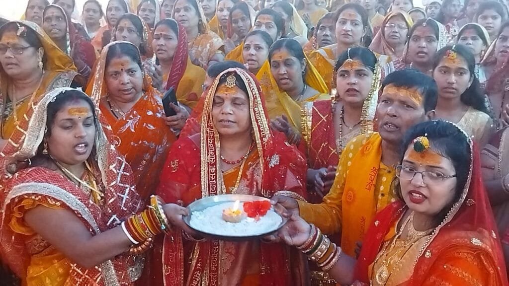 श्रीमद् भागवत ही इस संसार का श्रेष्ठ सत्कर्म है–कथा व्यास आचार्य राजेंद्र जी महाराज श्रीमद् भागवत ही इस संसार का श्रेष्ठ सत्कर्म है–कथा व्यास आचार्य राजेंद्र जी महाराज kshititech