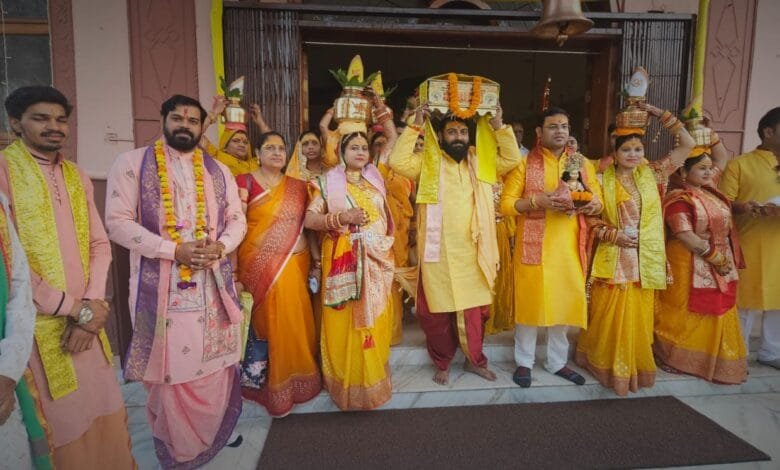 देवांगन परिवार द्वारा पंडित देव कृष्ण महाराज के सानिध्य में भव्य कलश यात्रा के साथ श्रीमद भागवत कथा का हुआ शुभारंभ देवांगन परिवार द्वारा पंडित देव कृष्ण महाराज के सानिध्य में भव्य कलश यात्रा के साथ श्रीमद भागवत कथा का हुआ शुभारंभ kshititech