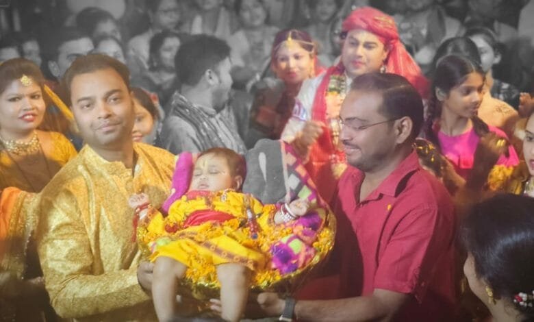 मन में जब अहंकार उत्पन्न हो जाता है तो भगवान भी उन्हें छोड़कर चले जाते हैं - पंडित देव कृष्ण महाराज मन में जब अहंकार उत्पन्न हो जाता है तो भगवान भी उन्हें छोड़कर चले जाते हैं - पंडित देव कृष्ण महाराज kshititech