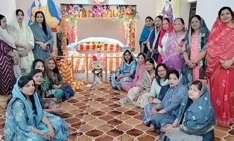 नगर के गुरुव्दारा भवन में गुरु नानक जयंती प्रकाश पर्व धूमधाम से मनाया गया नगर के गुरुव्दारा भवन में गुरु नानक जयंती प्रकाश पर्व धूमधाम से मनाया गया kshititech