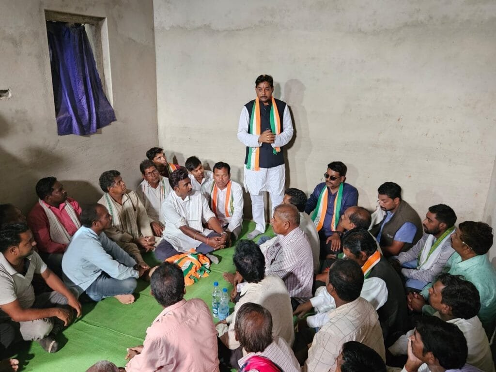 भाजपा को झटका,कांग्रेस में शामिल हुए छपोरा के राजू साहू सैकड़ो कार्यकर्ताओ के साथ गर्मजोशी से हुआ स्वागत भाजपा को झटका,कांग्रेस में शामिल हुए छपोरा के राजू साहू सैकड़ो कार्यकर्ताओ के साथ गर्मजोशी से हुआ स्वागत kshititech