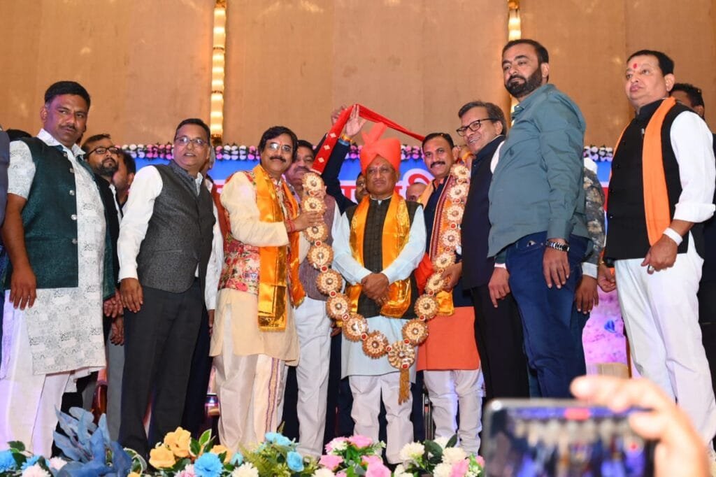 राईस मिलर्स एसोसिएशन द्वारा आयोजित सुगंधित चावल अर्पण समारोह में शामिल हुए मुख्यमंत्री राईस मिलर्स एसोसिएशन द्वारा आयोजित सुगंधित चावल अर्पण समारोह में शामिल हुए मुख्यमंत्री kshititech