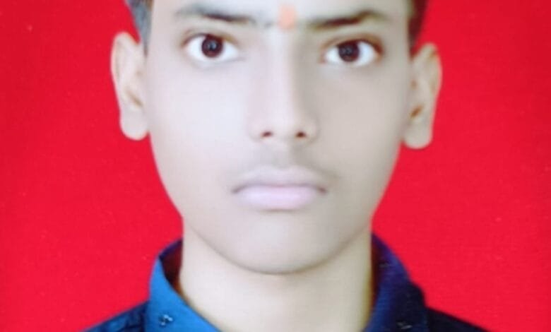 जैजैपुर के अमन चंद्रा ने जल्दी पढ़ने में बनाया वर्ल्ड रिकॉर्ड जैजैपुर के अमन चंद्रा ने जल्दी पढ़ने में बनाया वर्ल्ड रिकॉर्ड kshititech
