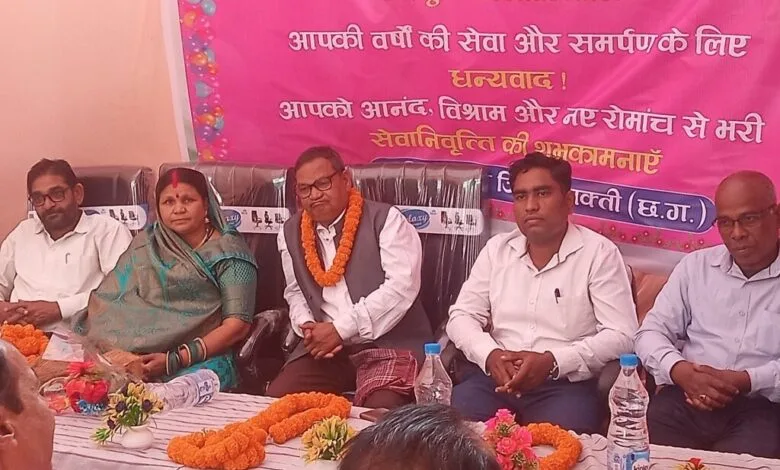 कृषि विभाग के वरिष्ठ कृषि विकास अधिकारी रोशन लाल पटेल हुए सेवा निवृत्त कृषि विभाग के वरिष्ठ कृषि विकास अधिकारी रोशन लाल पटेल हुए सेवा निवृत्त kshititech