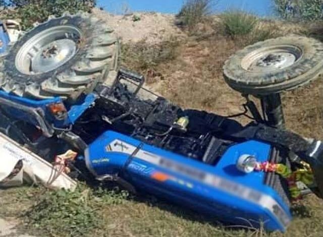 ट्रैक्टर के पहिए के नीचे में आने से युवक को आई चोट ट्रैक्टर के पहिए के नीचे में आने से युवक को आई चोट kshititech