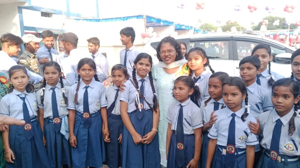 स्वामी आत्मानंद उत्कृष्ट हिन्दी माध्यम विद्यालय कसेरपारा सक्ती में हर्सोल्लास से मनाया गया आनंद मेला स्वामी आत्मानंद उत्कृष्ट हिन्दी माध्यम विद्यालय कसेरपारा सक्ती में हर्सोल्लास से मनाया गया आनंद मेला kshititech